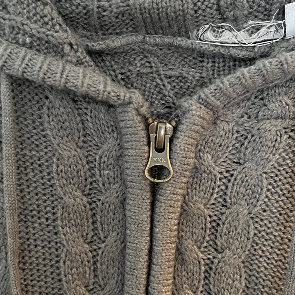 Dark gray cable knit zip up cropped sweater - Picture 5 of 6